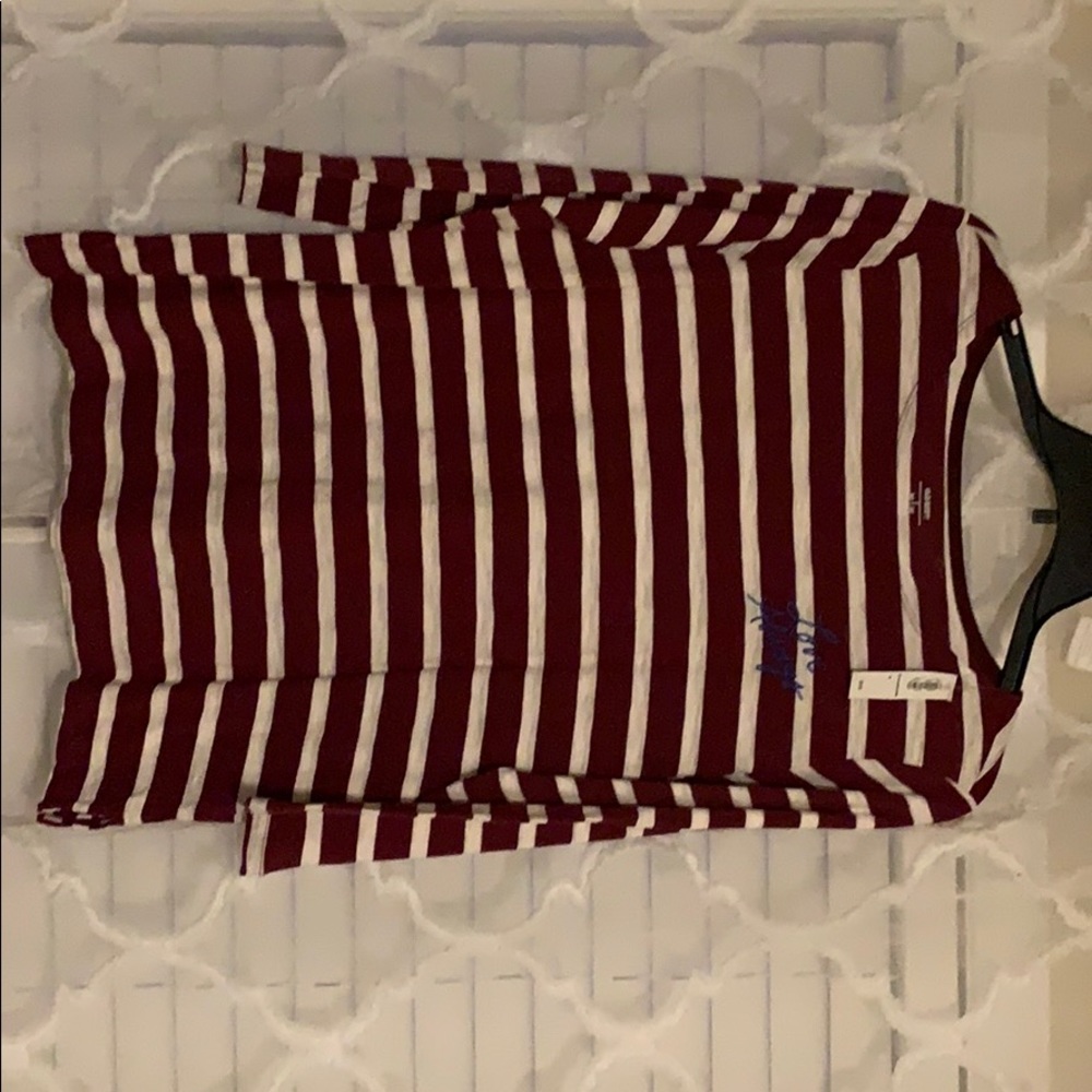 Old Navy 3/4 length sleeve (never worn, has tags)